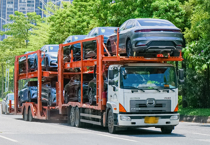 成都市多家汽车托运公司近日联合办理节日期间运输服务，为广大市民节日期间的汽车运输需求提供了更多的选择。本文将介绍成都市多家汽车托运公司联合办理的节日期间运输服务，让您轻松了解这一便捷的服务方式。